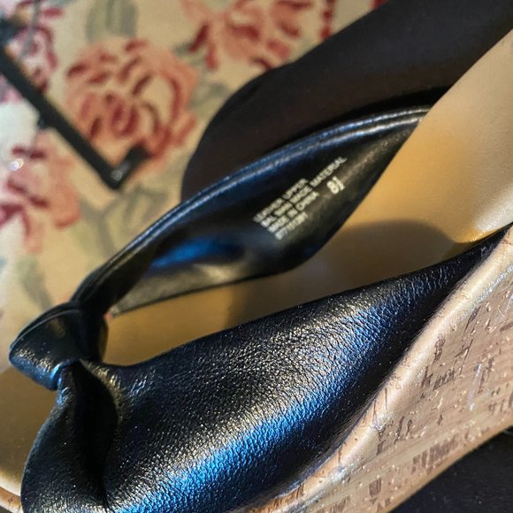 Mossimo Platform Sandals - Picture 9 of 9